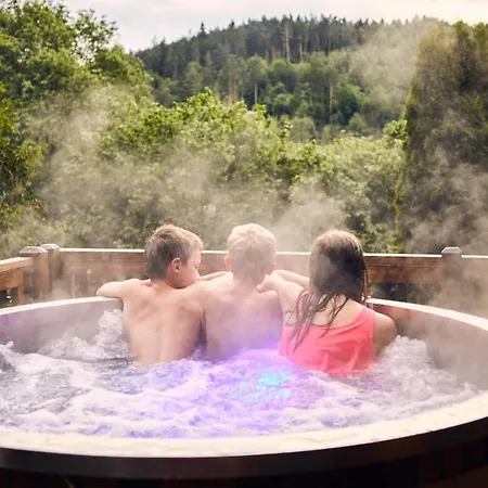 Horska 3 Skalky So Saunou A Jacuzzi Kadou 스미자니