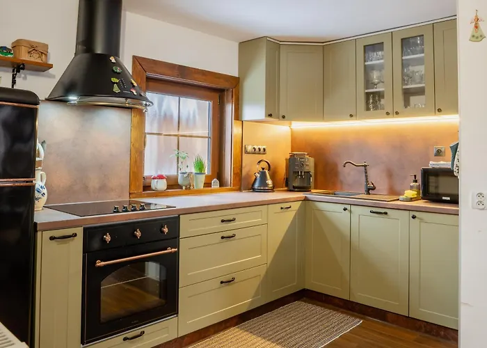 Horska 3 Skalky So Saunou A Jacuzzi Kadou Alpstuga *